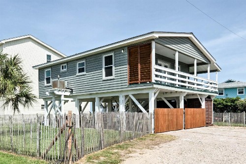 Galveston Bungalow with Pool Access Steps to Beach!
