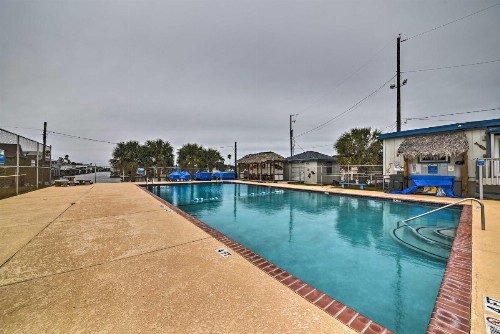 Galveston Bungalow with Pool Access Steps to Beach! - image 2