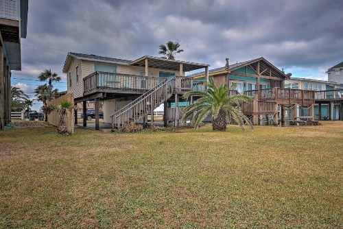 Galveston Beach House with Private Deck and Gulf Views - image 12