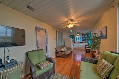 Galveston Beach House with Private Deck and Gulf Views - image 9