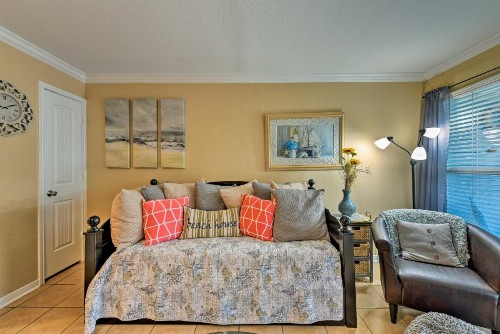 Beachfront Galveston Condo with Pool and Balcony! - image 6