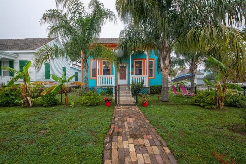 Ocean Blue - Charming Home 6 Blocks from the Beach