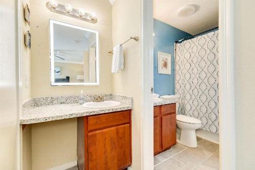 Sandpiper Stay Condo - Pool Near Beach and Seawall! - image 11