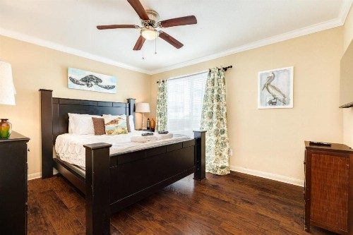 Sandpiper Stay Condo - Pool Near Beach and Seawall! - image 21