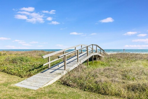 New Listing! Gulf-Front Oasis with Beach Boardwalk home - image 9
