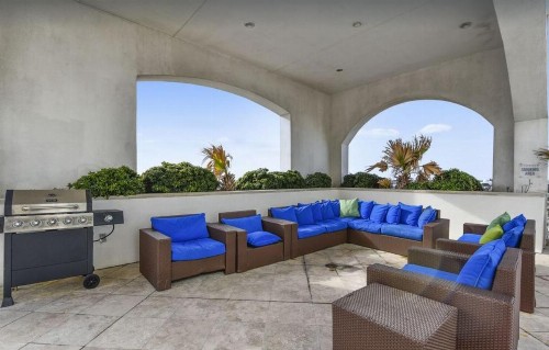 Emerald by the Sea Condo with Beach View - image 8