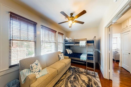 Gulfside in Galveston - image 10