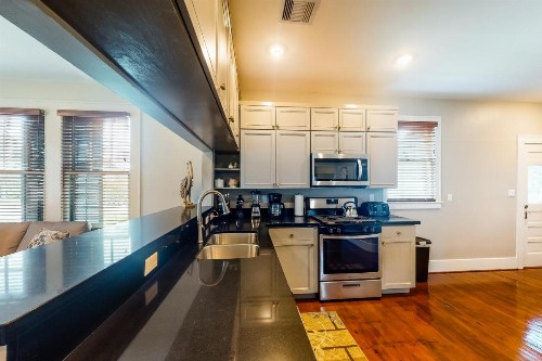 Gulfside in Galveston - image 6