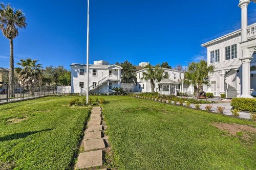 Walkable Galveston Apartment 1 Mi to Seawall - image 2