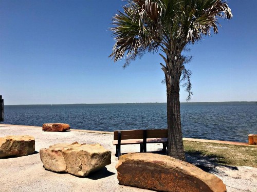 Anchor Down - Sparkling Bay Waterfront Spot- Boat Slip-Easy Walk to Beach! - image 6