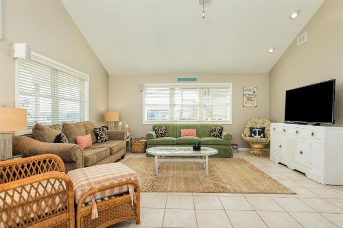 Sea Isle Splendor - Beautiful Wide Bay Water Canal Views - Outdoor Bar - Easy Walk to Beach! - image 7