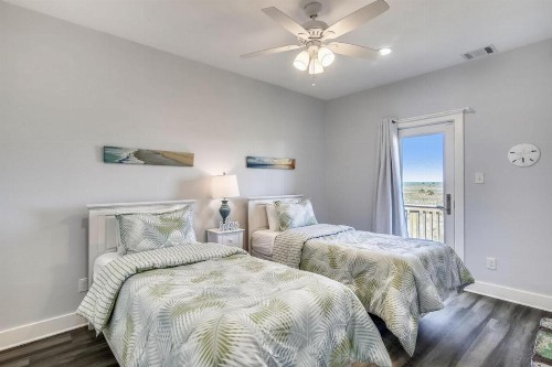 Seaward Breeze by Ryson Vacation Rentals - image 11