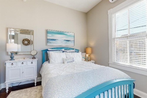 Bright & Beachy - image 10