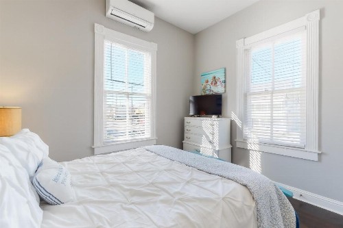 Bright & Beachy - image 11