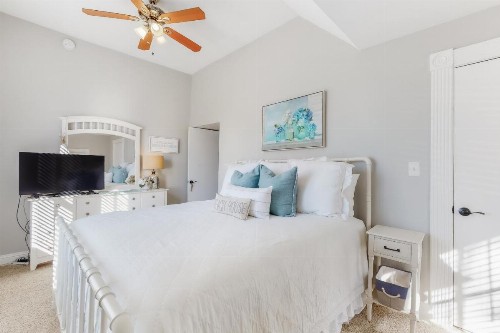 Bright & Beachy - image 6