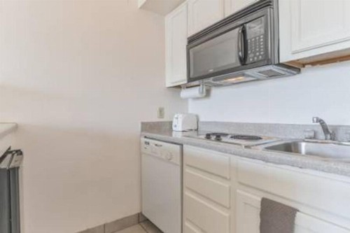 Beach Condo with Pools and View - image 8