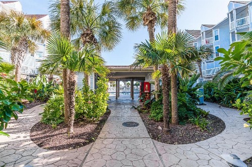 Beach Beauty - Spectacular top-floor balcony views at Seascape - image 13