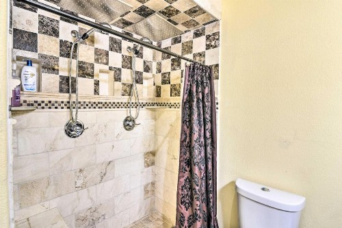 Galveston Condo with Resort Amenities and Patio! - image 13