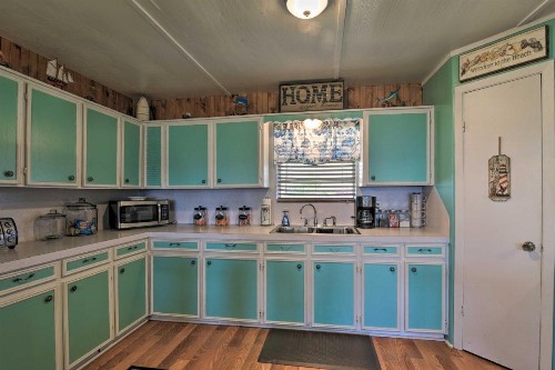 Jamaica Beach House Less Than 6 Blocks to Beaches! - image 10