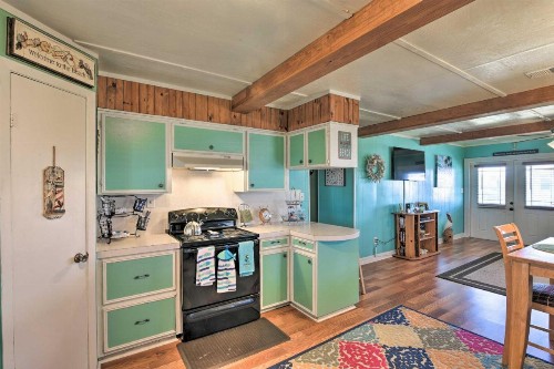 Jamaica Beach House Less Than 6 Blocks to Beaches! - image 11