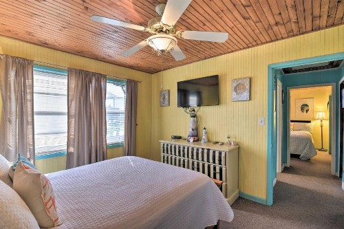 Jamaica Beach House Less Than 6 Blocks to Beaches! - image 15