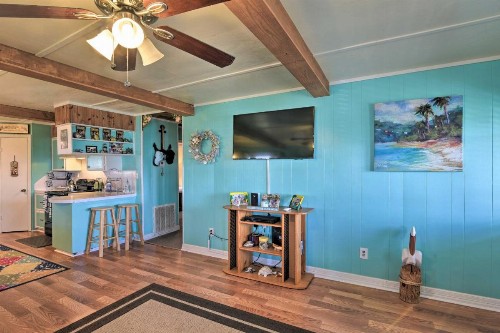 Jamaica Beach House Less Than 6 Blocks to Beaches! - image 5