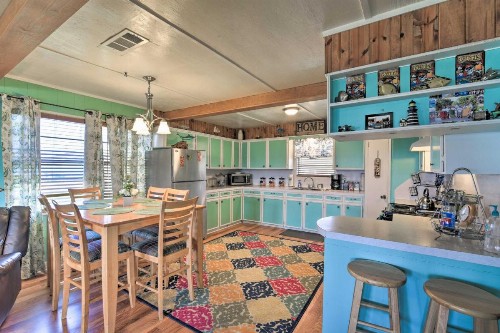 Jamaica Beach House Less Than 6 Blocks to Beaches! - image 7