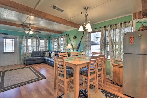 Jamaica Beach House Less Than 6 Blocks to Beaches! - image 8