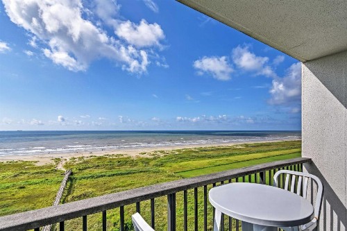 Stunning Galveston Studio with Beach Access! - image 14