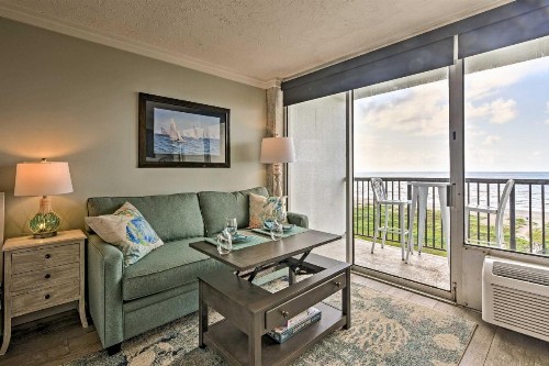Stunning Galveston Studio with Beach Access! - image 3