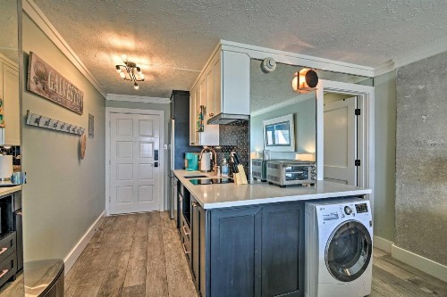 Stunning Galveston Studio with Beach Access! - image 6