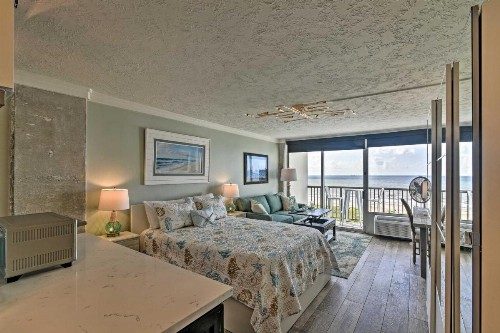 Stunning Galveston Studio with Beach Access! - image 8