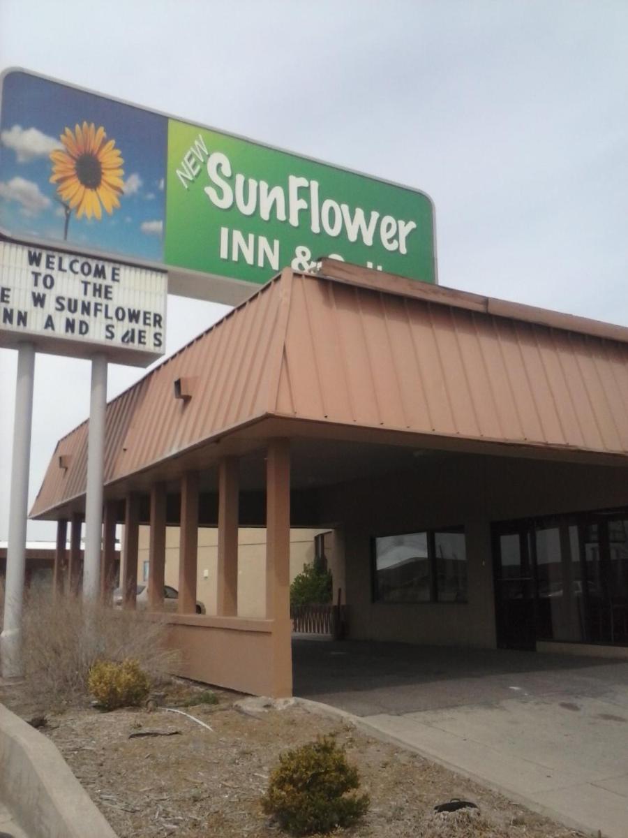 Sunflower Inn & Suites - Garden City - main image