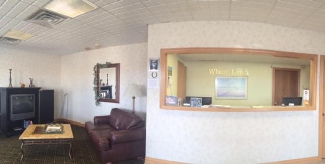 Sunflower Inn & Suites - Garden City - image 2