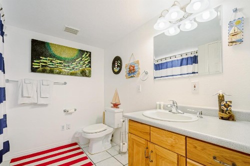 Sail Boat Manor - image 10