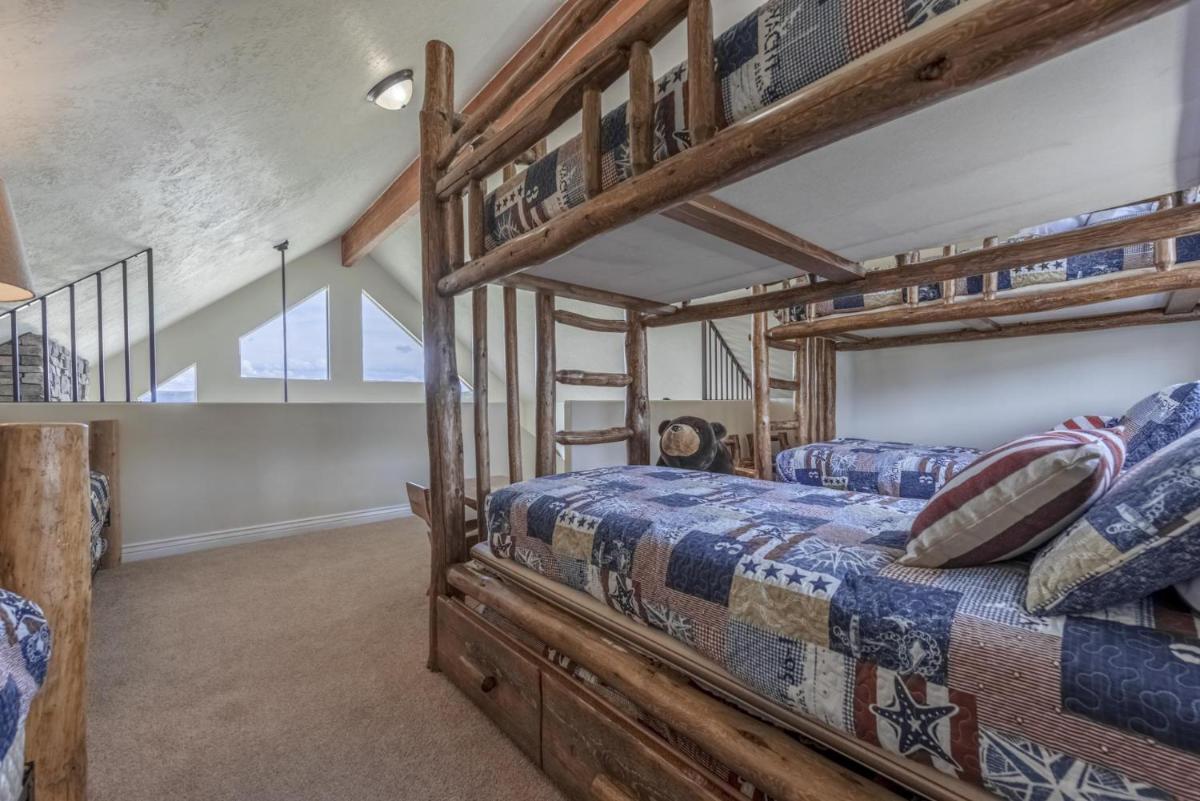 Yard is Kids Paradise! Beach Access! Tons of Space! - image 6
