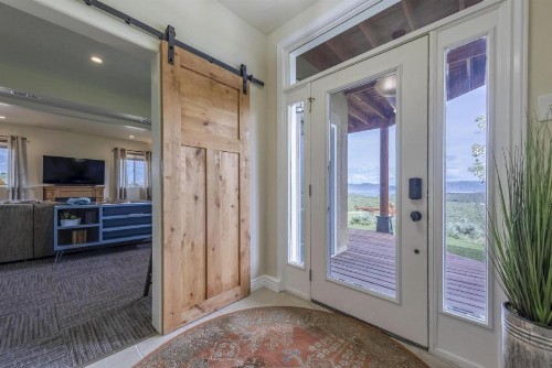 Yard is Kids Paradise! Beach Access! Tons of Space! - image 7
