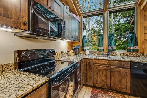 Aspen Hideaway Cabin - image 10
