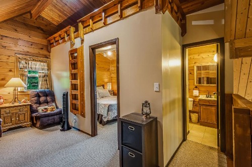 Aspen Hideaway Cabin - image 12