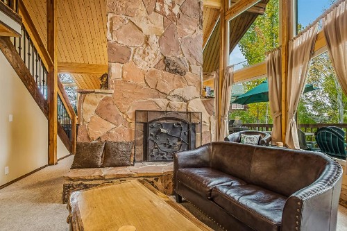 Aspen Hideaway Cabin - image 6