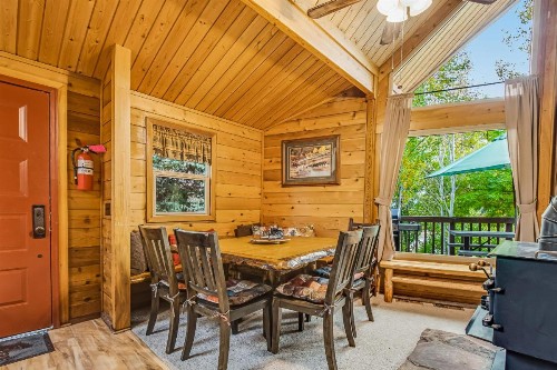 Aspen Hideaway Cabin - image 8