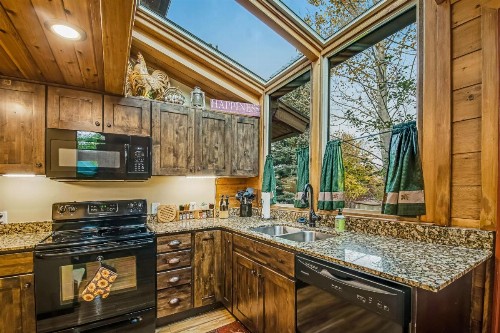 Aspen Hideaway Cabin - image 9