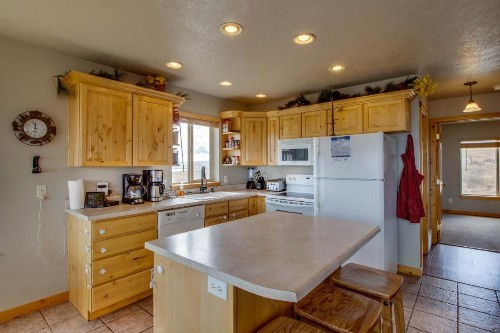 Moose Mountain Lodge - image 2