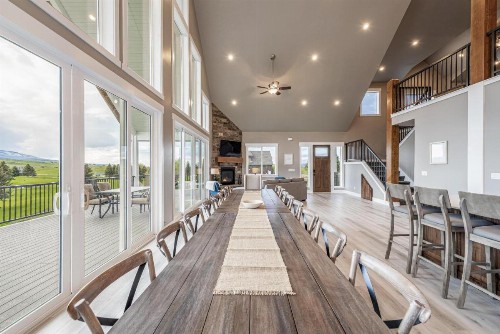 Beautiful Parade Home Overlooking Bear Lake Golf Course and Bear Lake with Private Hot Tub- Sleep 34 - image 6