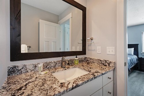 Shore Fun Cottage - image 10