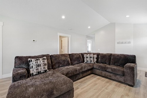 Shore Fun Cottage - image 8