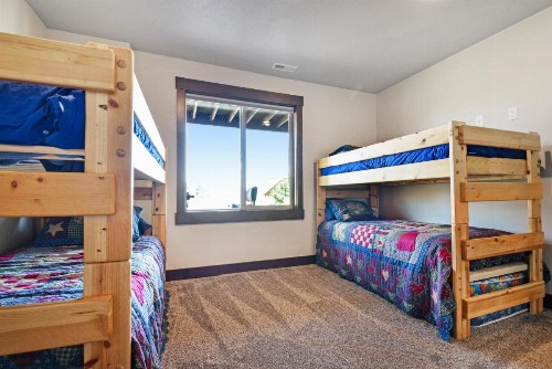 Bailey's Bungalow - image 12