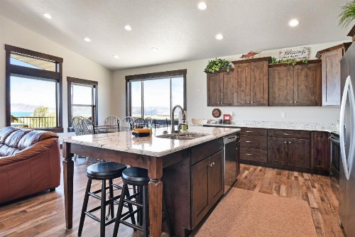 Bailey's Bungalow - image 9