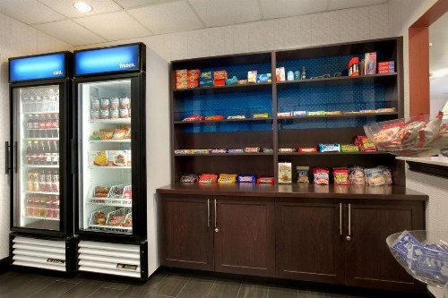 Hampton Inn & Suites Anaheim Garden Grove - image 10