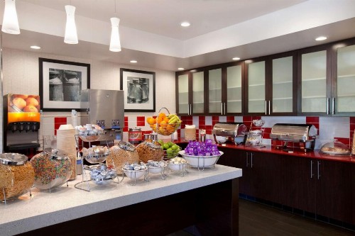 Hampton Inn & Suites Anaheim Garden Grove - image 12